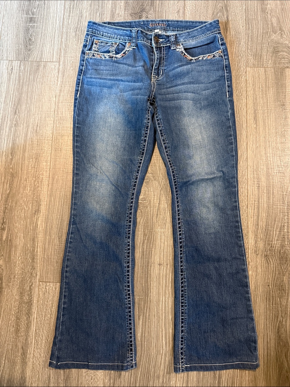 Shyanne Silver Jeans Blue Flare Jeans with Embroidered Pocket Trim Size 29R